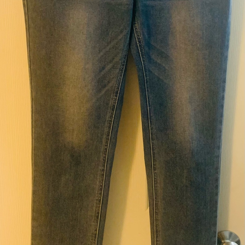 Jeens - Picture 5 of 10